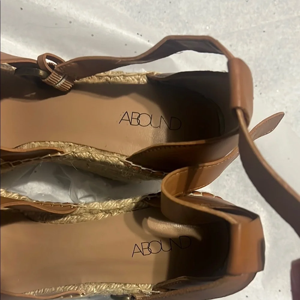 Abound Women's Tan Wedge Sandals
